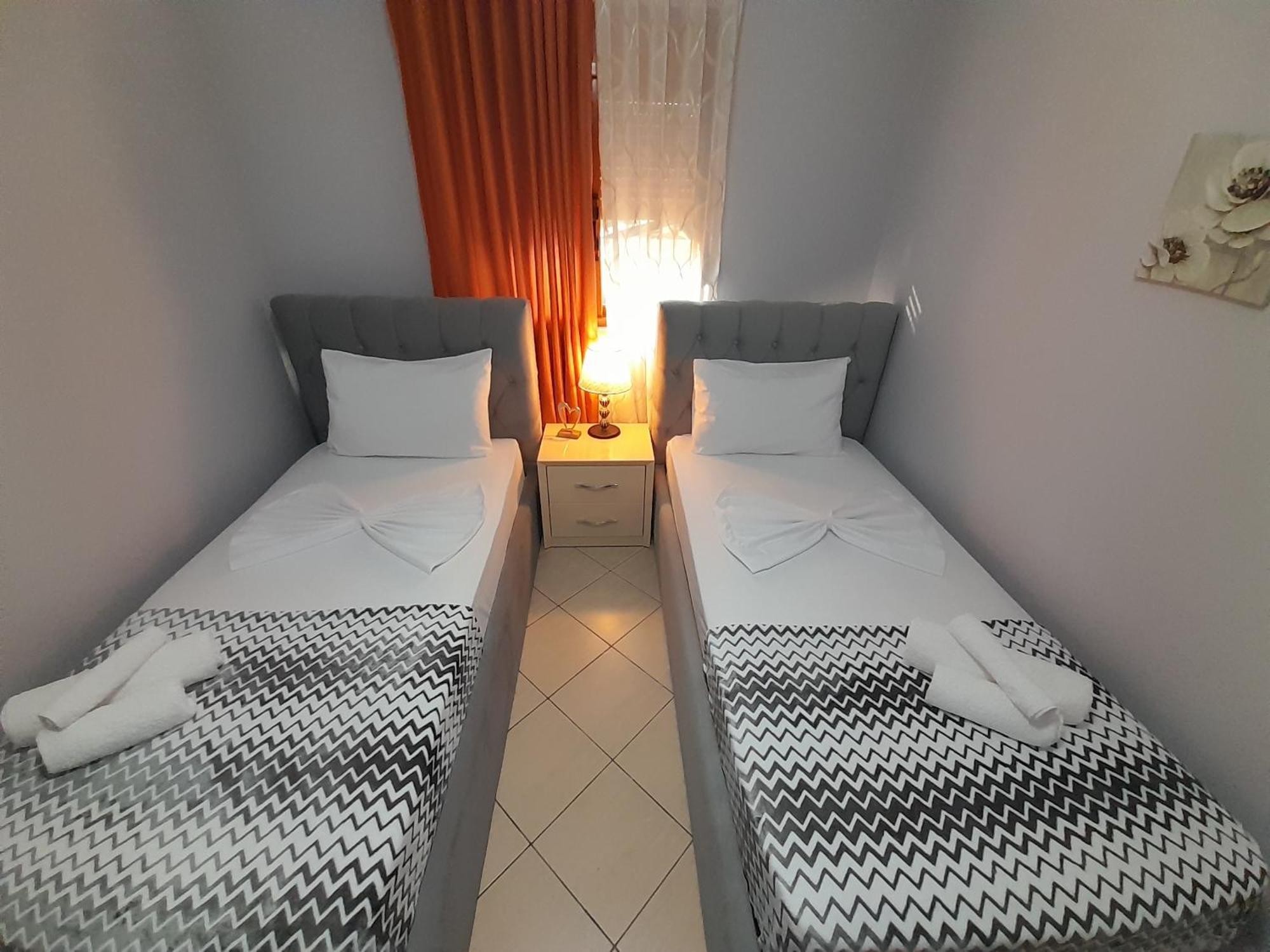George 1 Apartment Gjirokaster Bagian luar foto